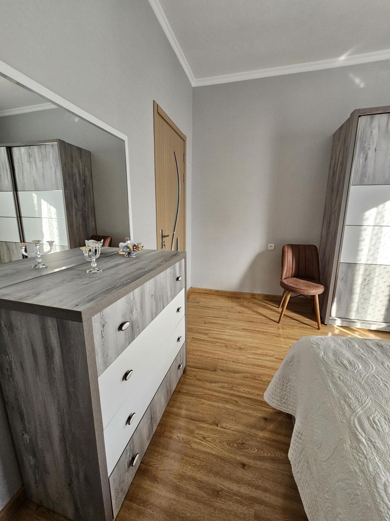 Guesthouse - Family Hotel Bagdati Eksteriør billede